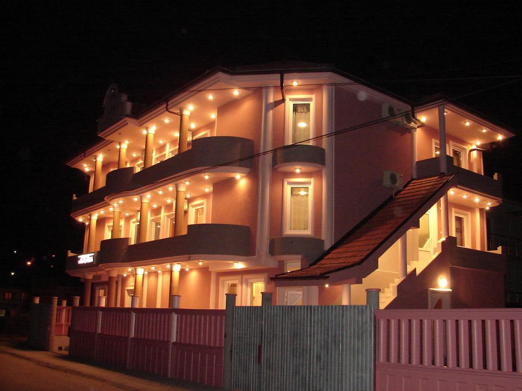 Hotel Vila Mitic Luxx Spa Centar Leskovac  Zewnętrze zdjęcie