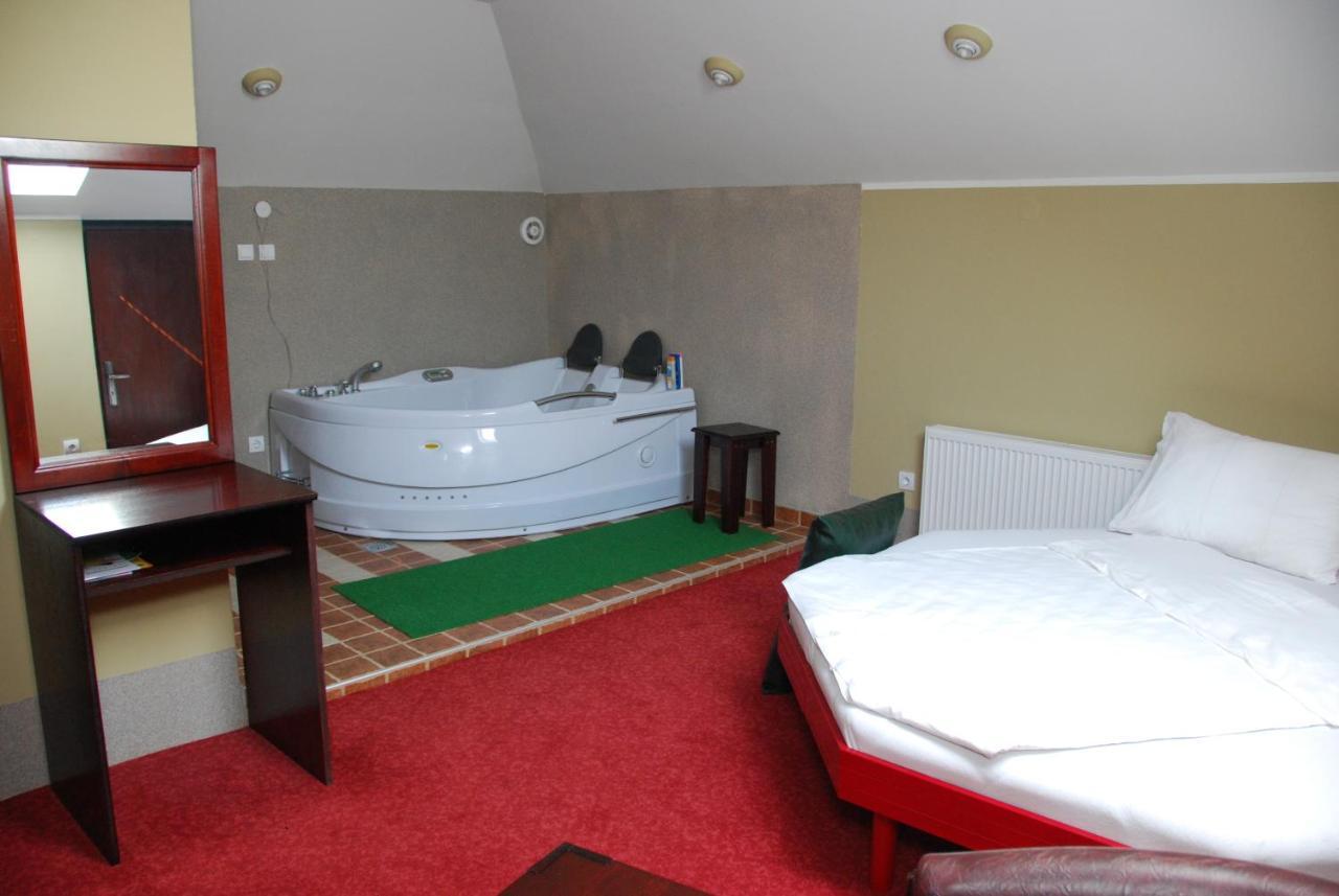Hotel Vila Mitic Luxx Spa Centar Leskovac  Pokój zdjęcie
